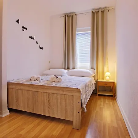Barka Apartment
